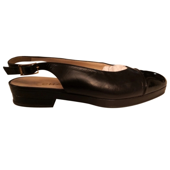 Authentic Chanel leather sandal flats - Picture 1 of 6